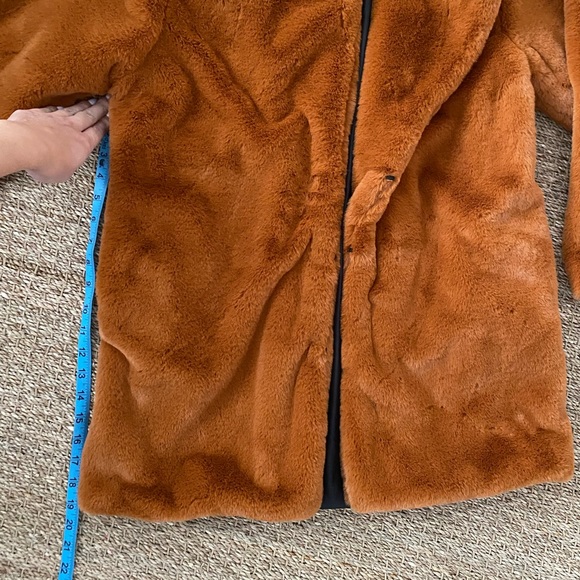 Teddy Bear Faux fur coat. Brown, new with tags. - Picture 4 of 6